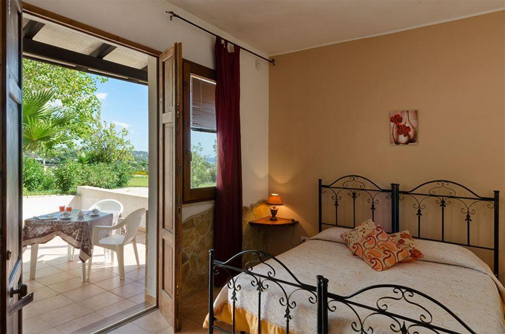 Tenuta Li Fani Residence Hotel Marina Di Pescoluse Exterior photo