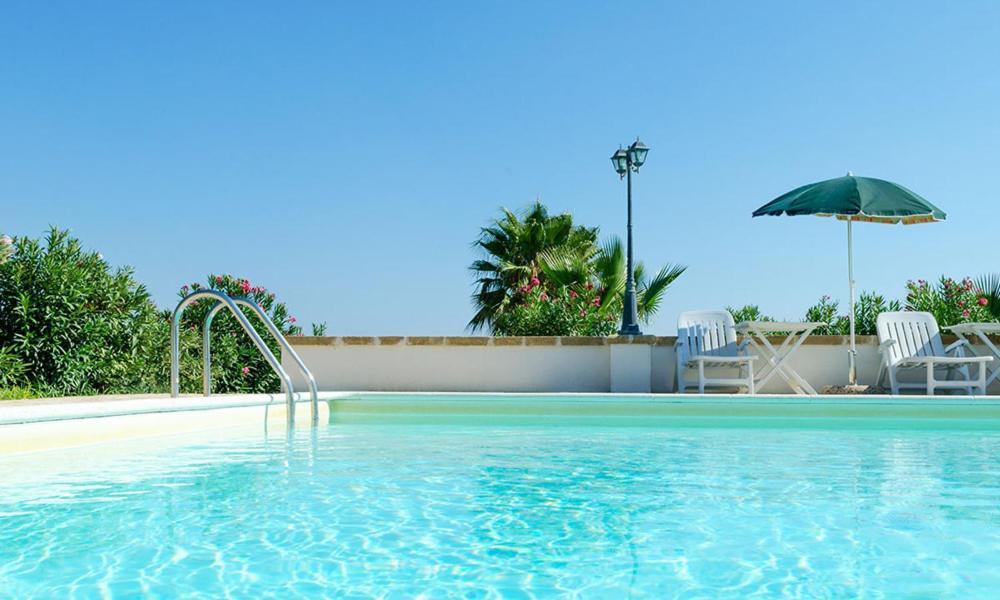 Tenuta Li Fani Residence Hotel Marina Di Pescoluse Exterior photo