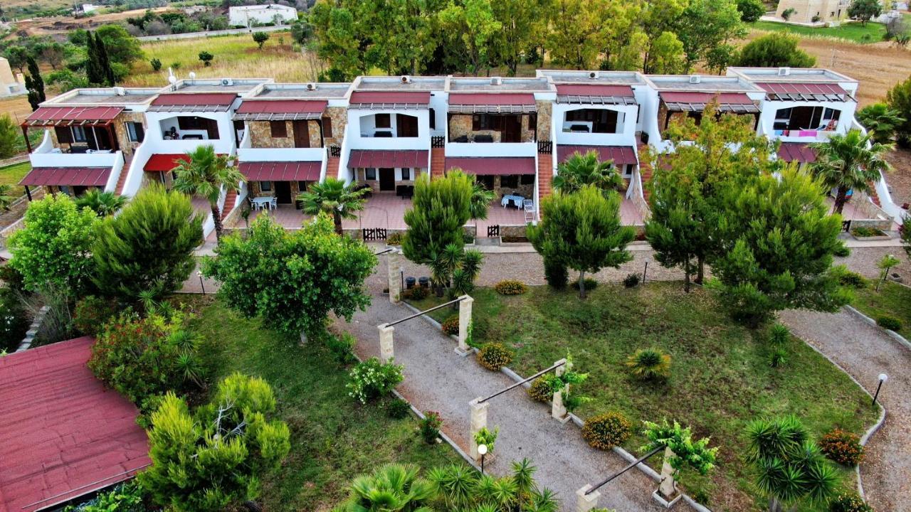 Tenuta Li Fani Residence Hotel Marina Di Pescoluse Exterior photo