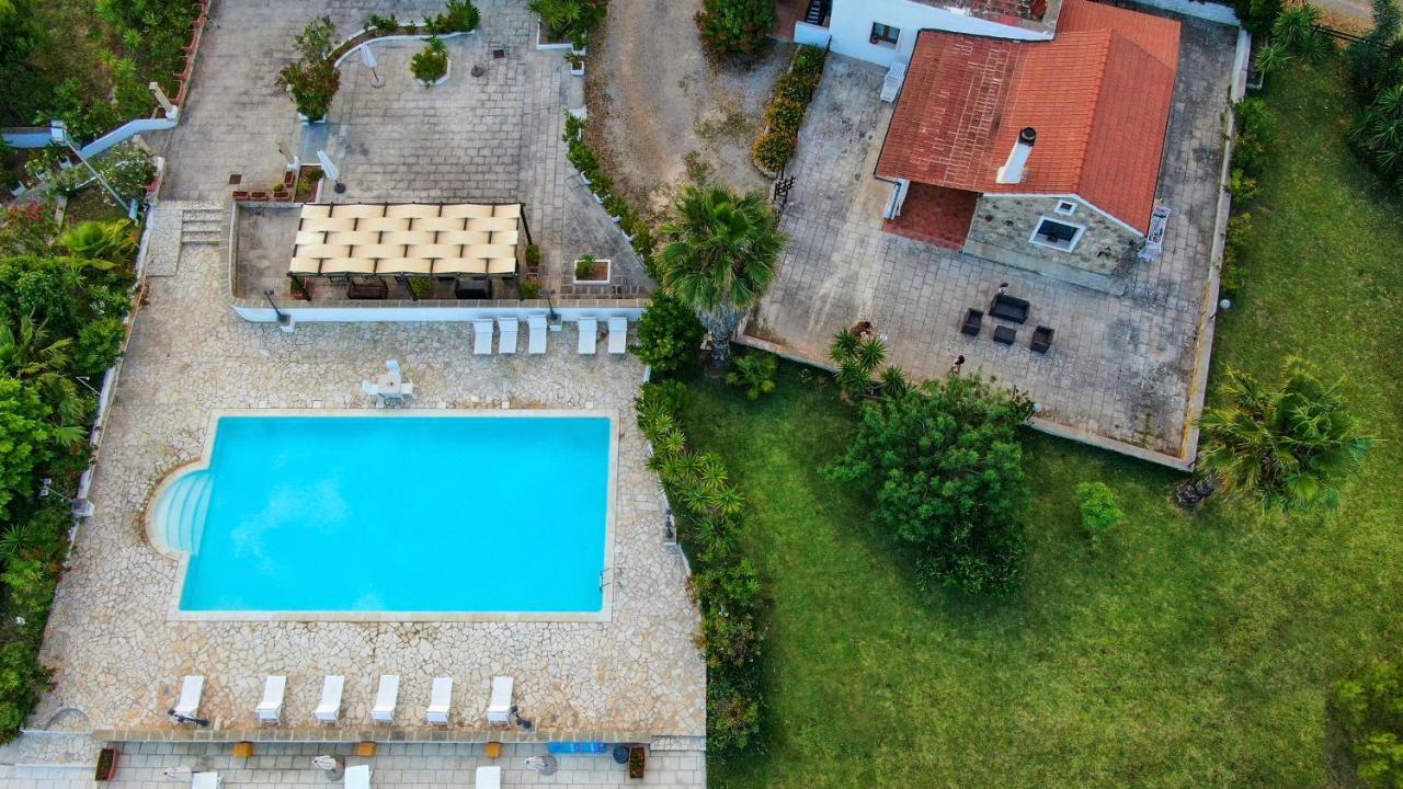 Tenuta Li Fani Residence Hotel Marina Di Pescoluse Exterior photo