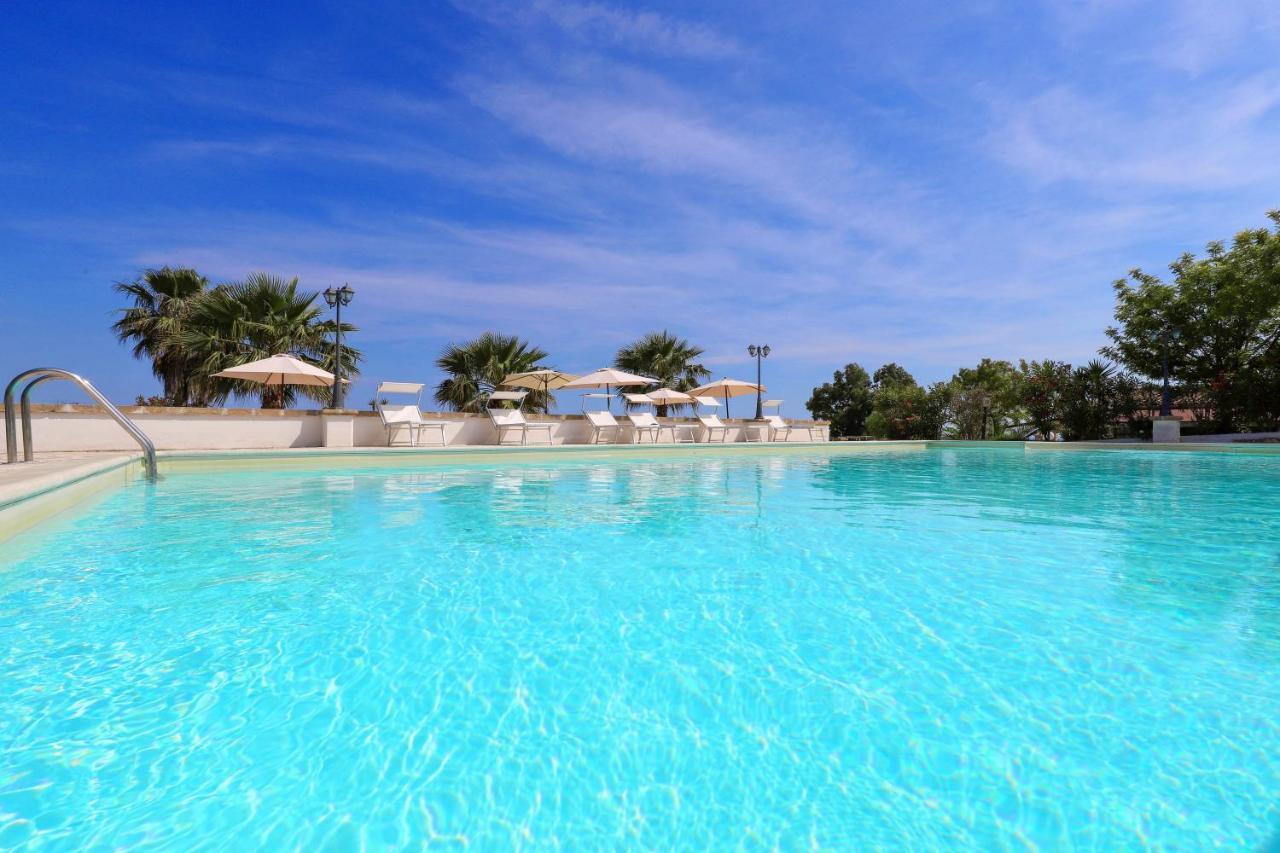 Tenuta Li Fani Residence Hotel Marina Di Pescoluse Exterior photo
