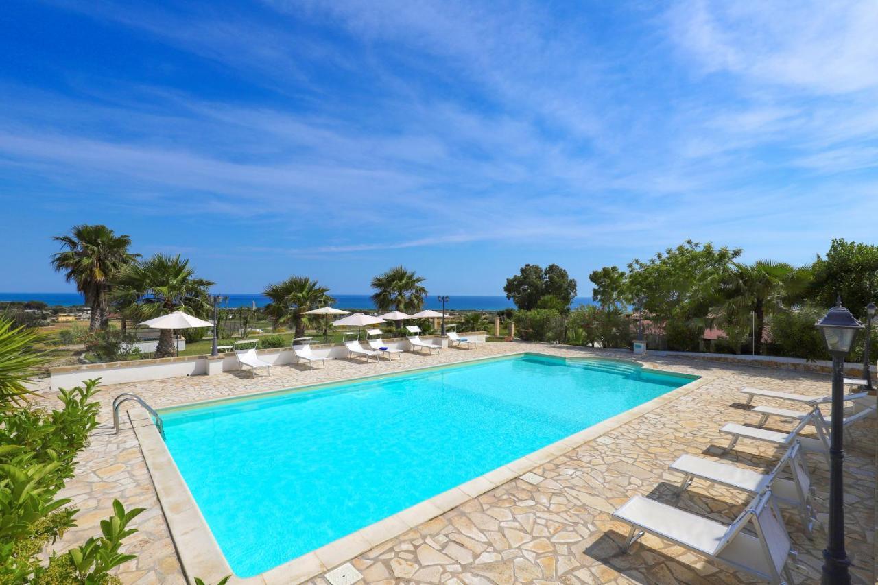 Tenuta Li Fani Residence Hotel Marina Di Pescoluse Exterior photo