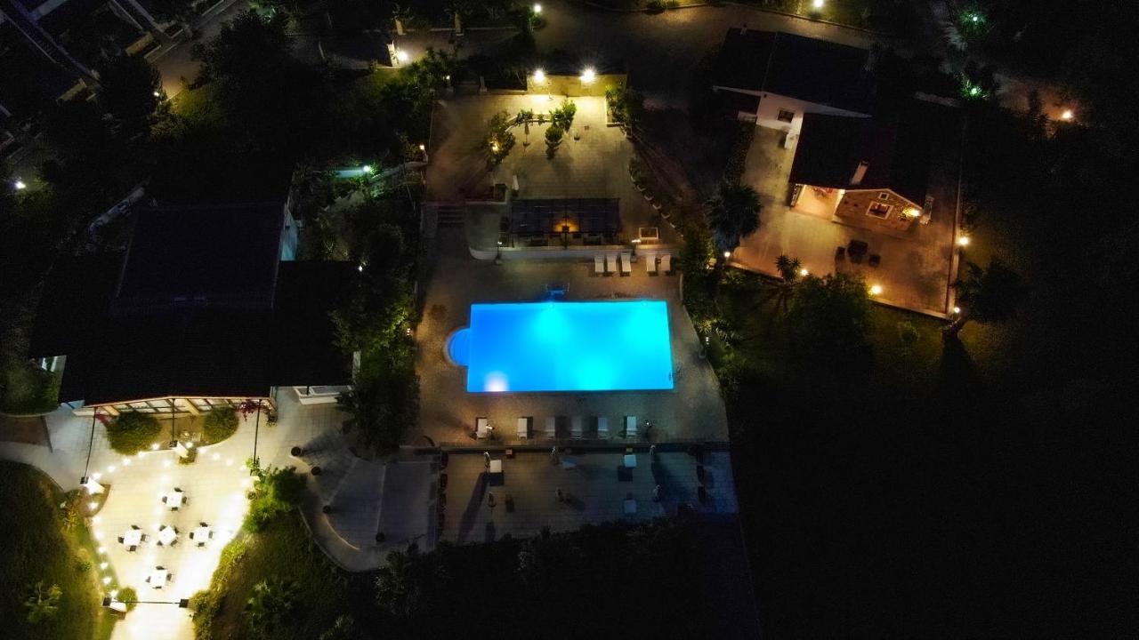 Tenuta Li Fani Residence Hotel Marina Di Pescoluse Exterior photo