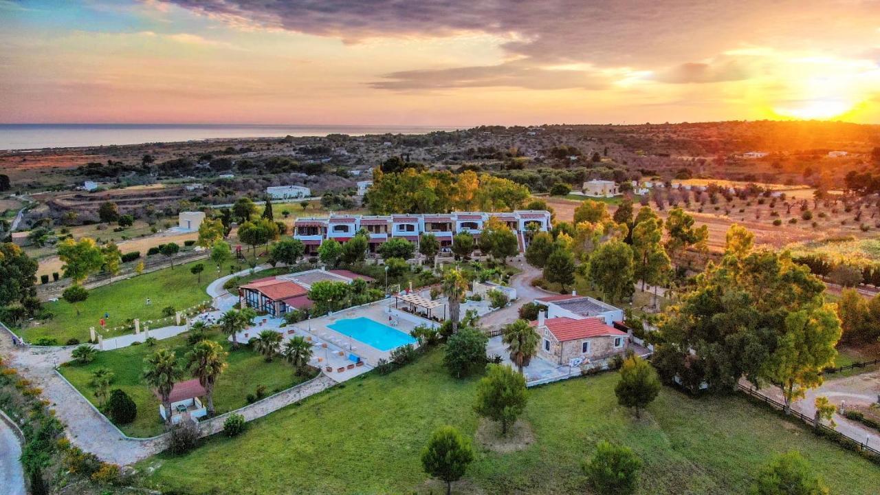 Tenuta Li Fani Residence Hotel Marina Di Pescoluse Exterior photo