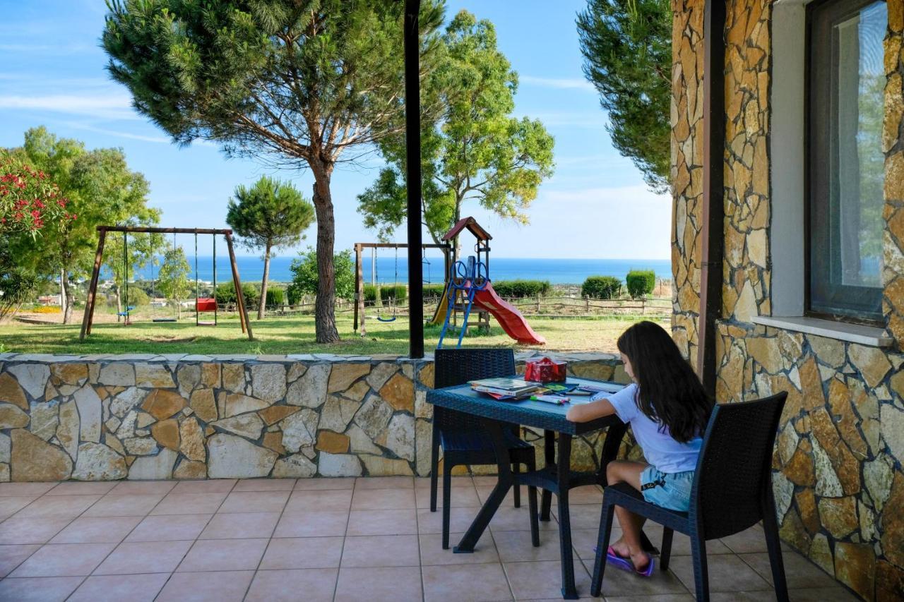 Tenuta Li Fani Residence Hotel Marina Di Pescoluse Exterior photo