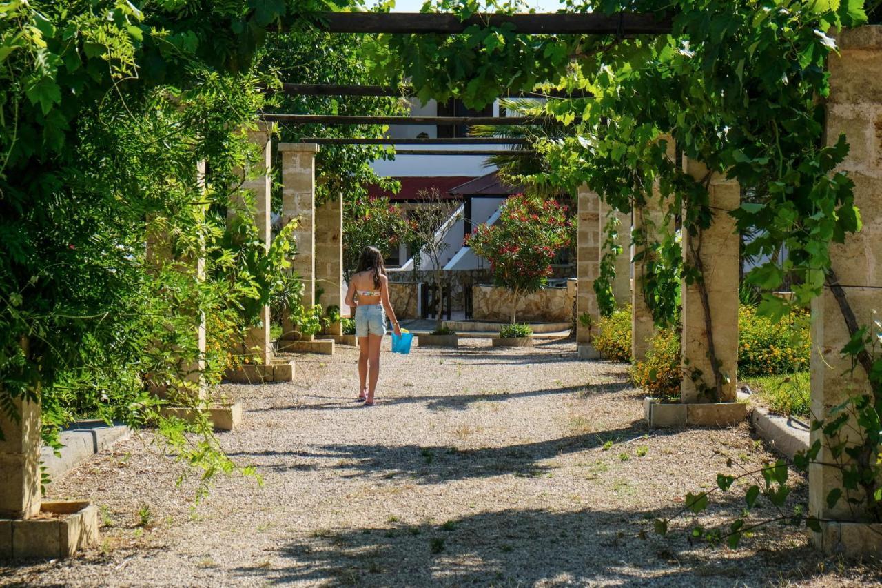 Tenuta Li Fani Residence Hotel Marina Di Pescoluse Exterior photo