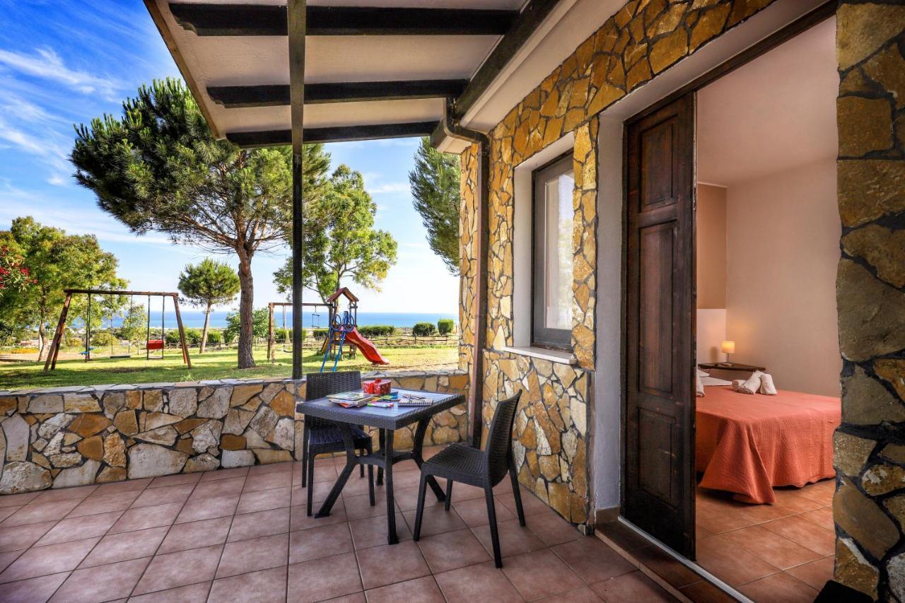 Tenuta Li Fani Residence Hotel Marina Di Pescoluse Exterior photo