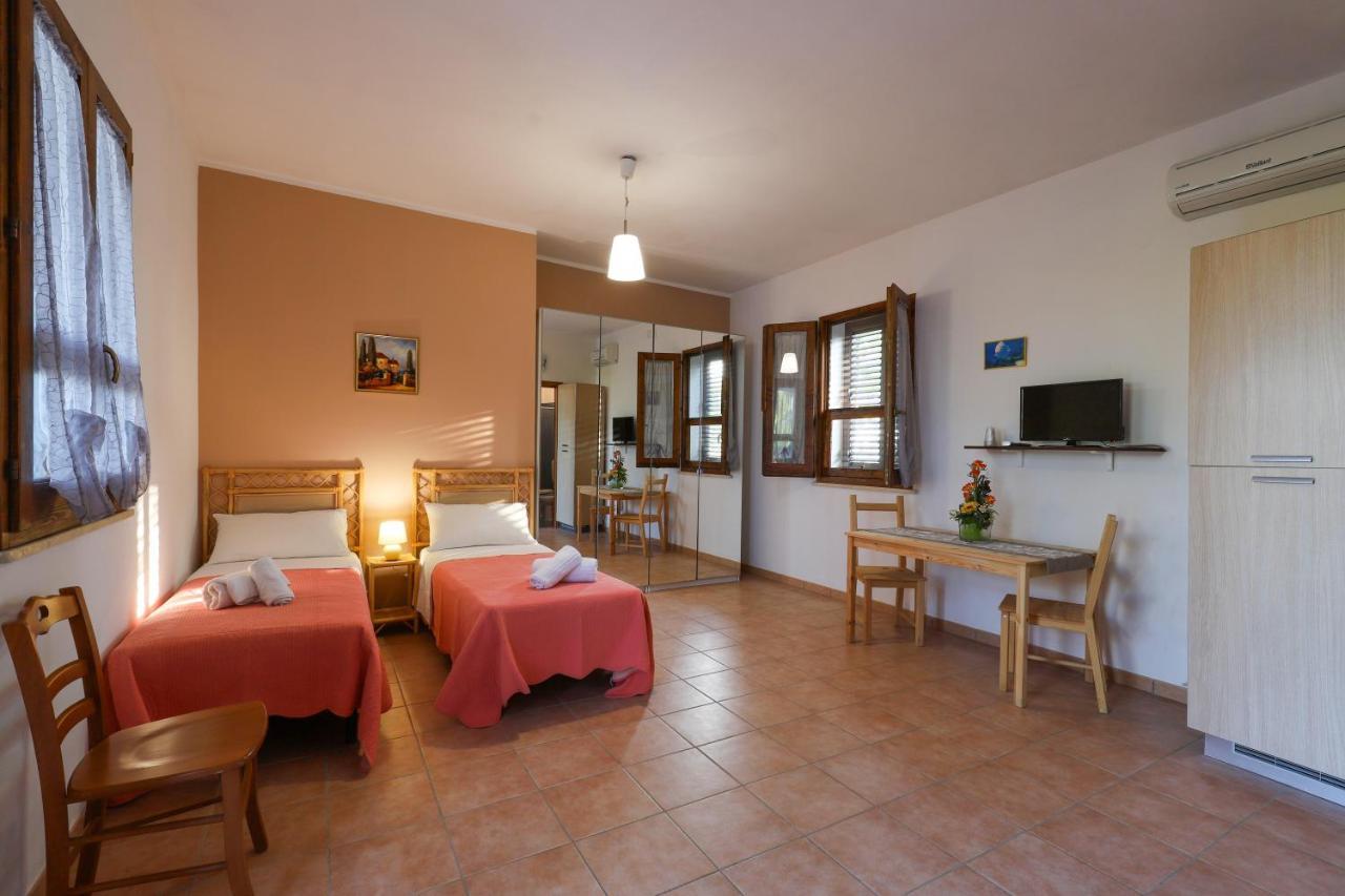 Tenuta Li Fani Residence Hotel Marina Di Pescoluse Exterior photo